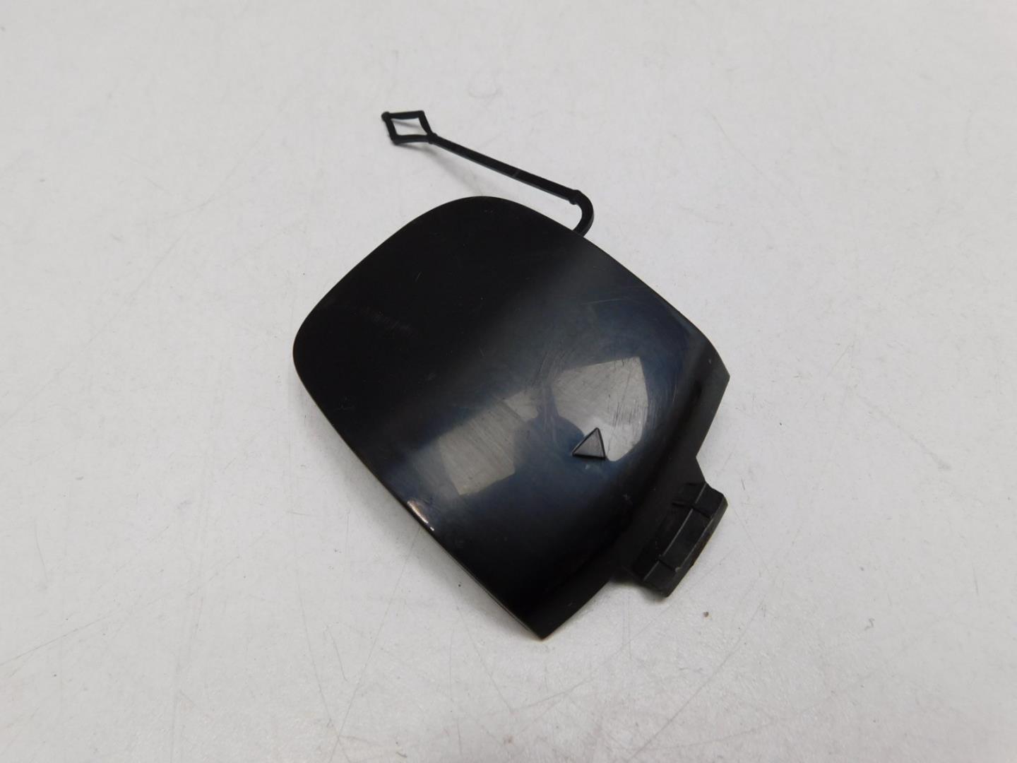 Заглушка буксировочного крюка