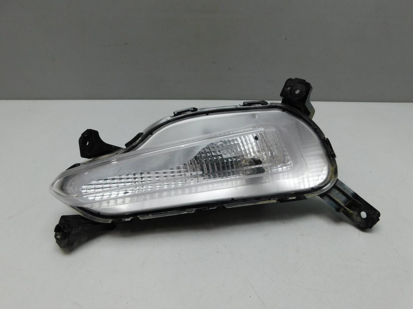 Фара противотуманная левая