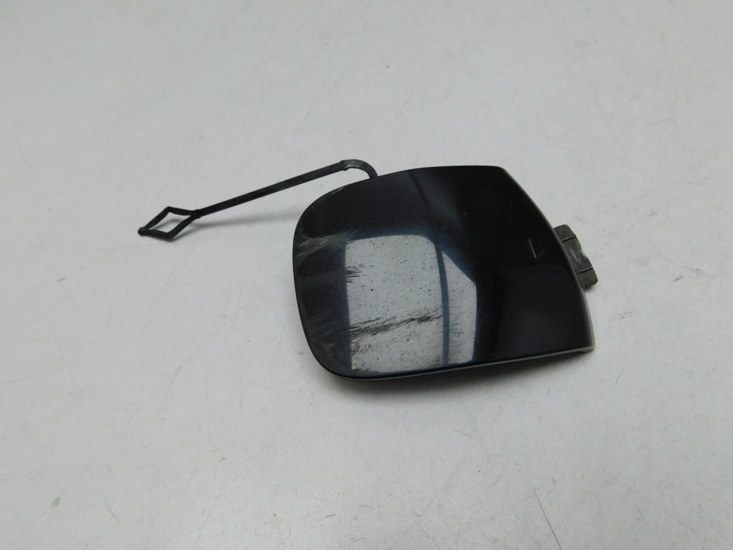 Заглушка буксировочного крюка