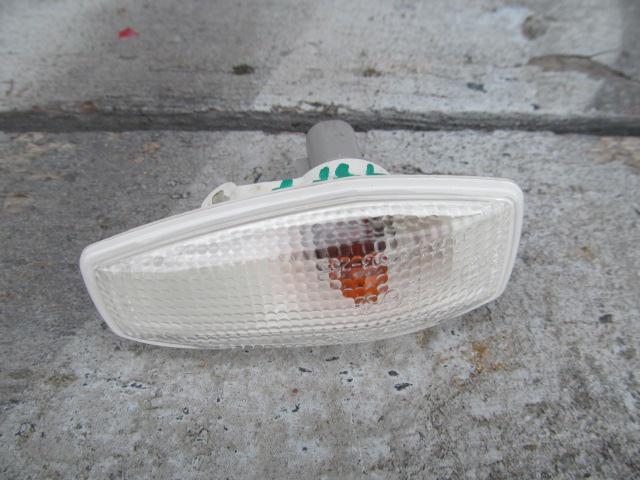 Повторитель поворота белый