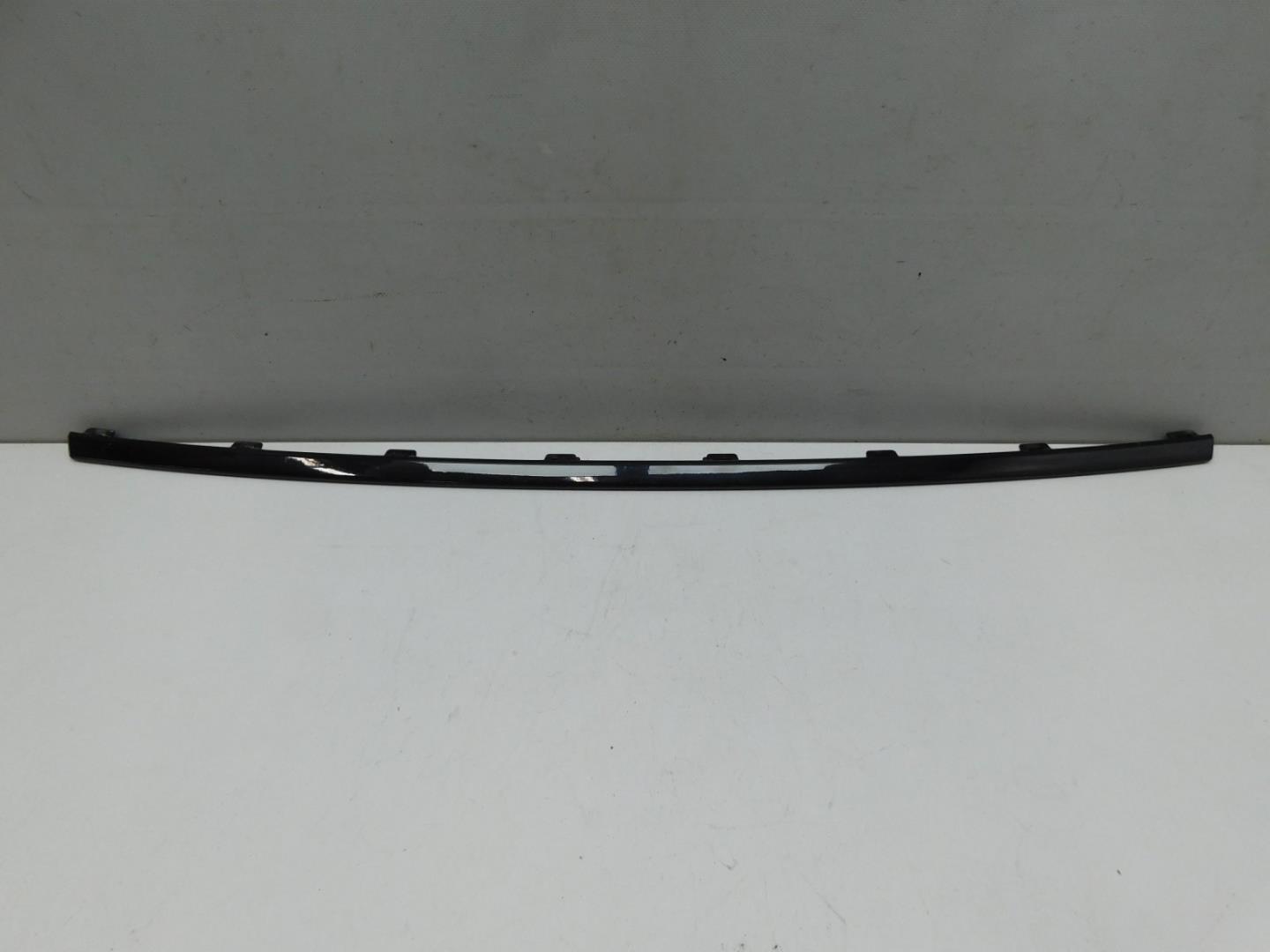 Молдинг переднего бампера