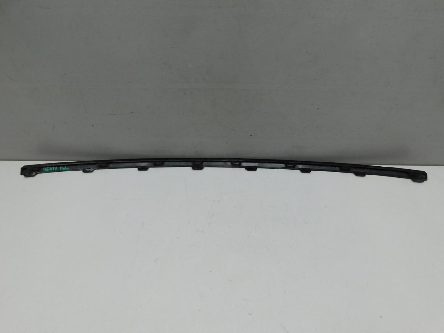 Молдинг переднего бампера