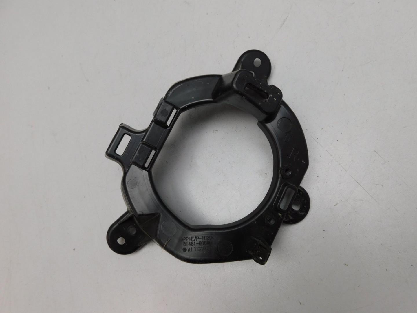 Кронштейн фары противотуманной правой