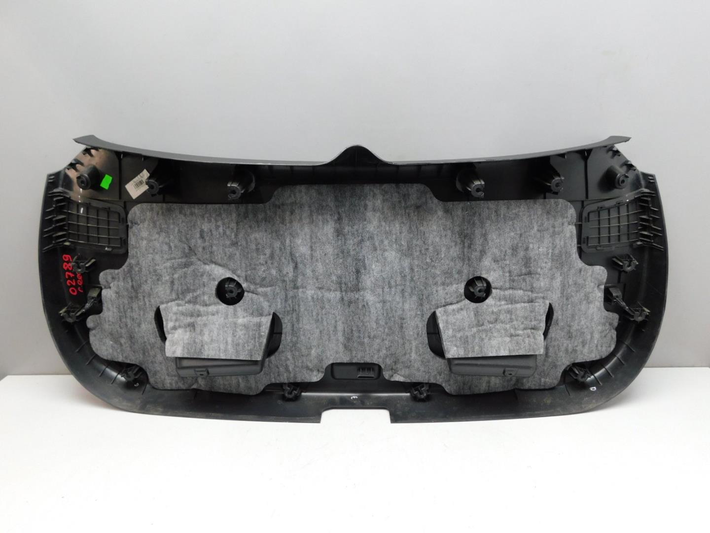 Обшивка двери багажника