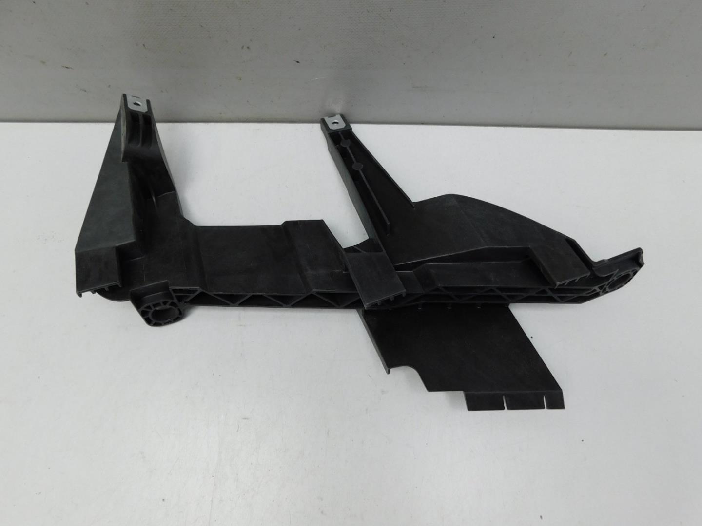 Крепеж фары