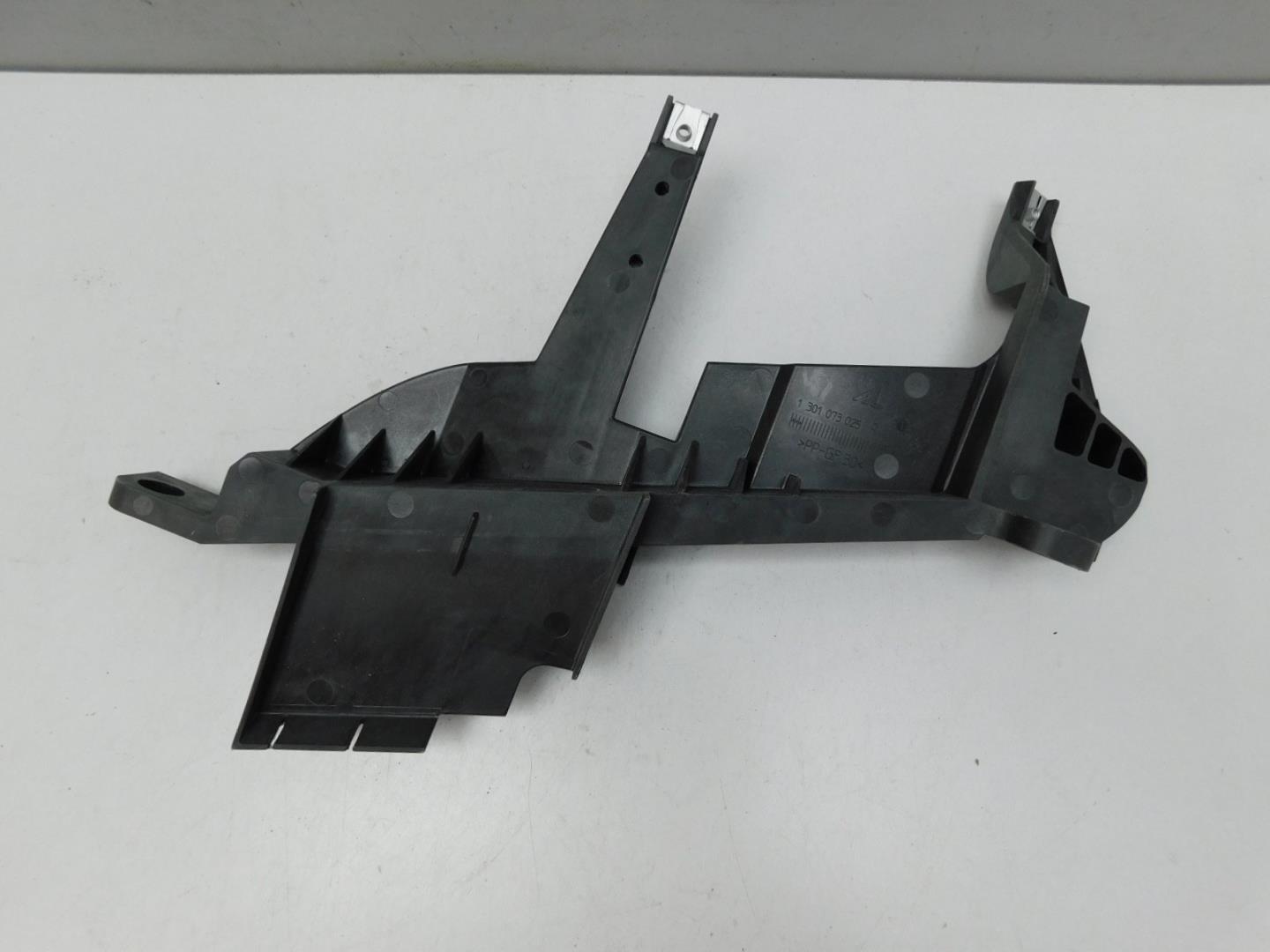 Крепеж фары