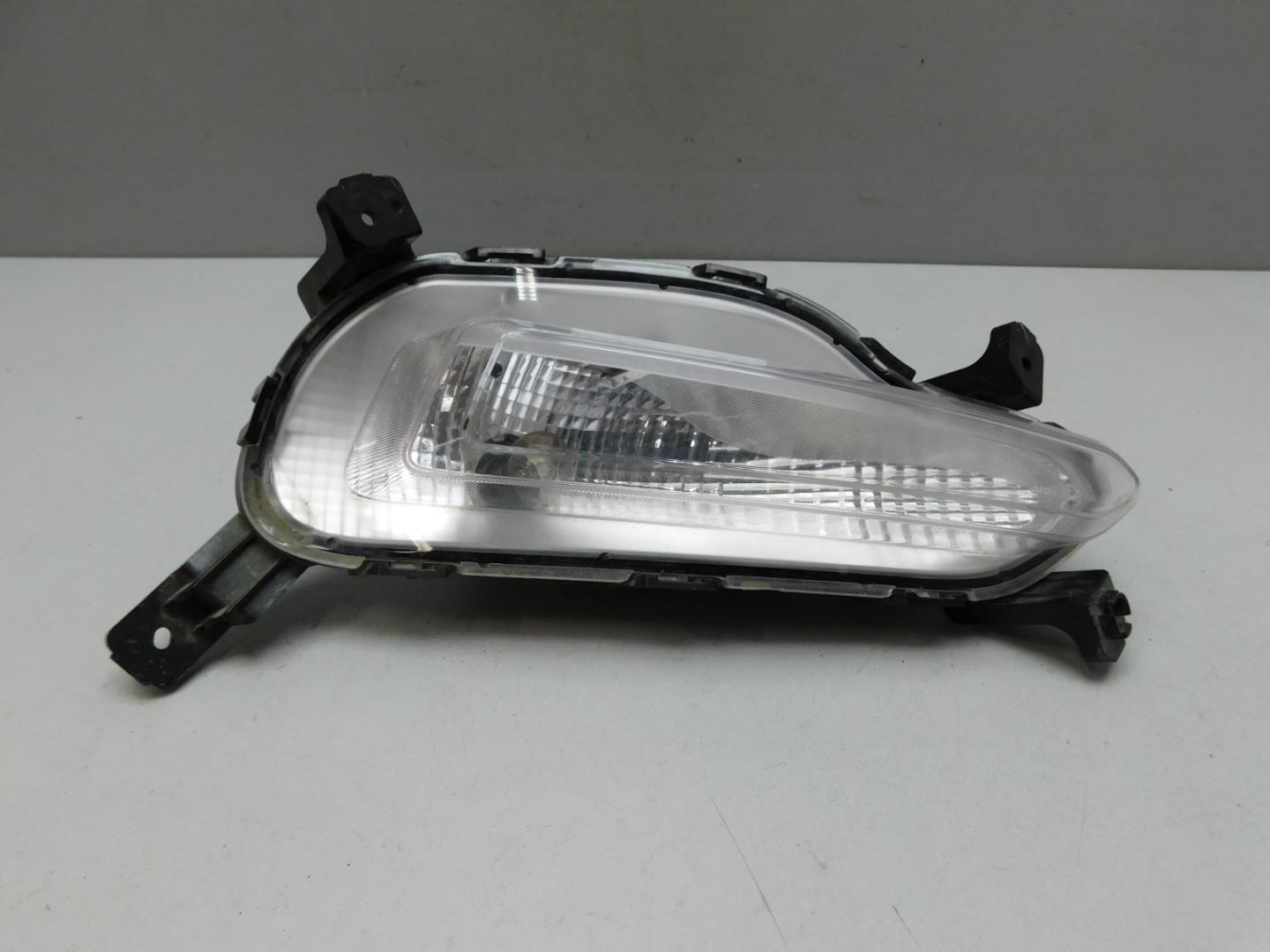 Фара противотуманная правая