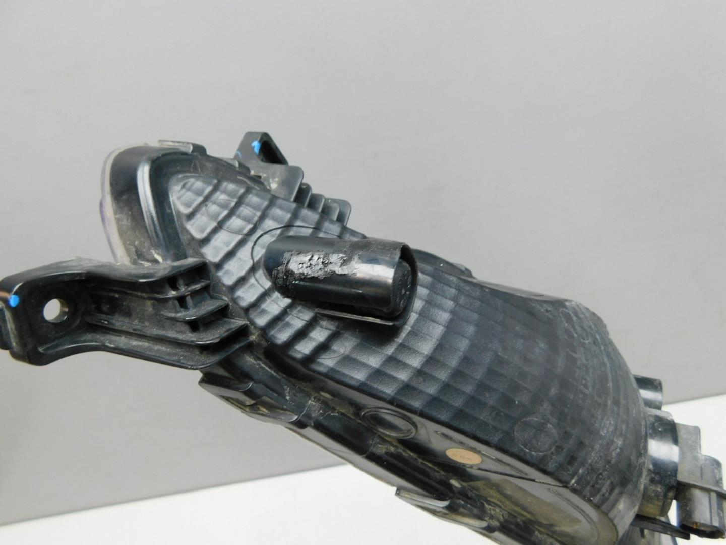 Фара противотуманная правая