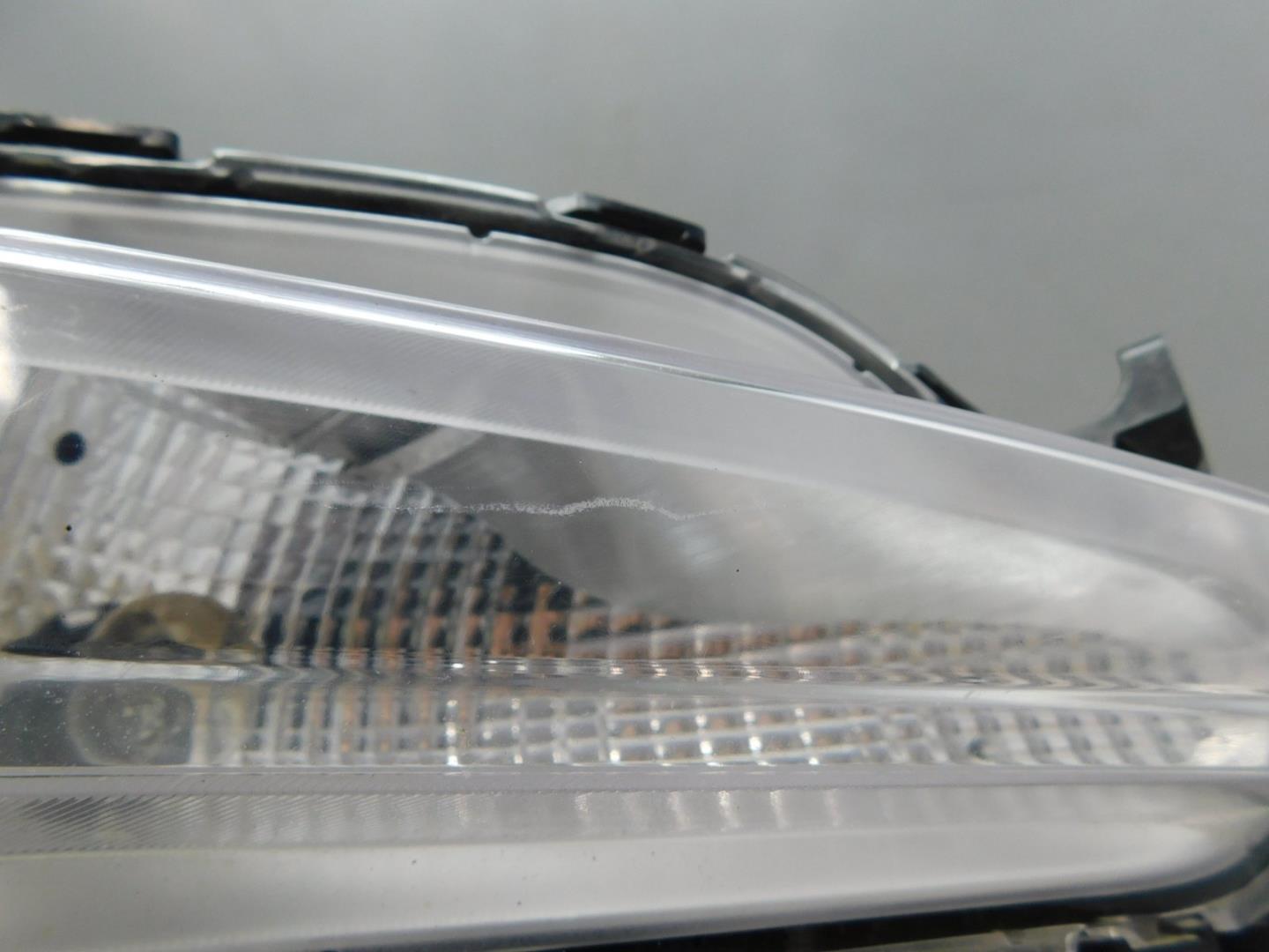 Фара противотуманная правая