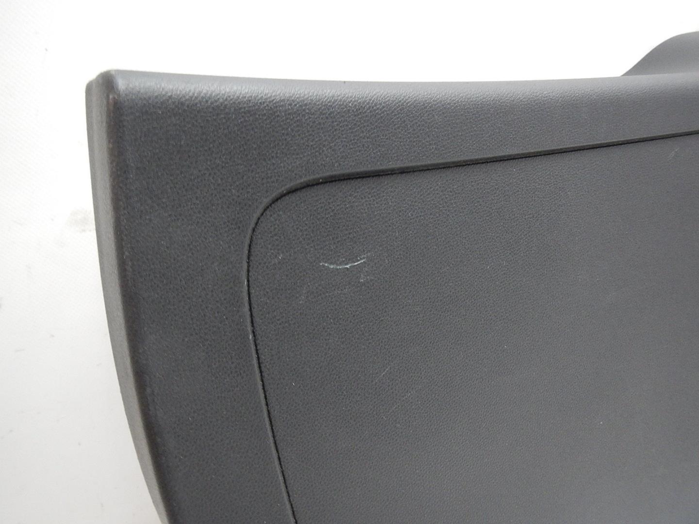 Обшивка двери багажника