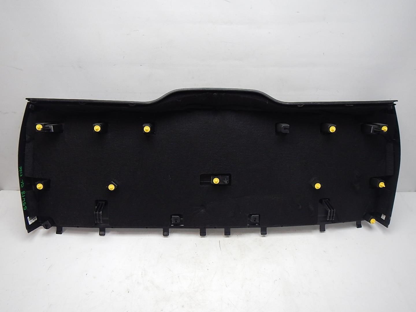 Обшивка двери багажника