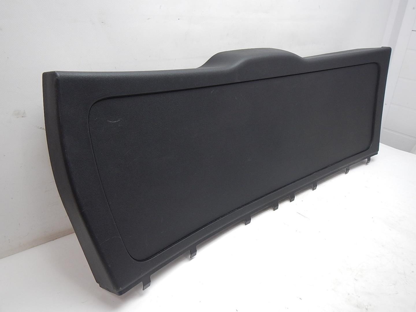 Обшивка двери багажника