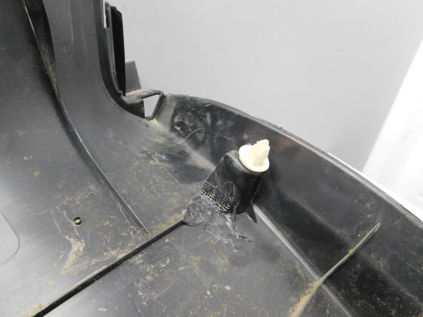 Обшивка двери багажника