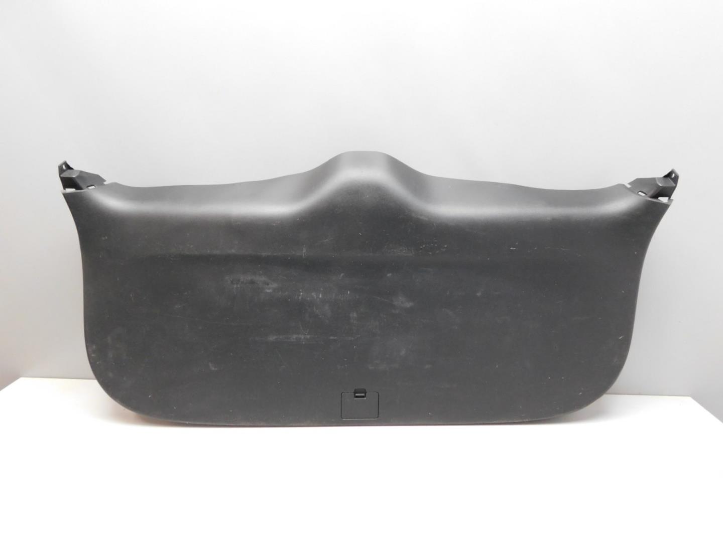 Обшивка двери багажника