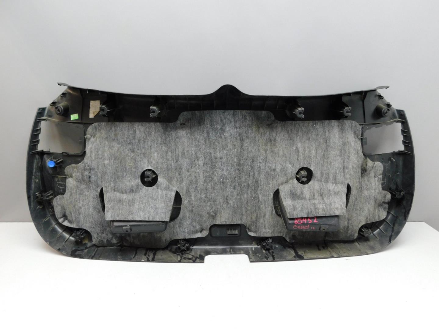 Обшивка двери багажника