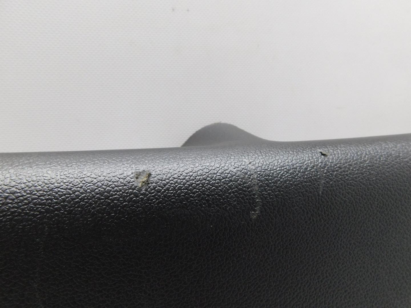 Обшивка двери багажника