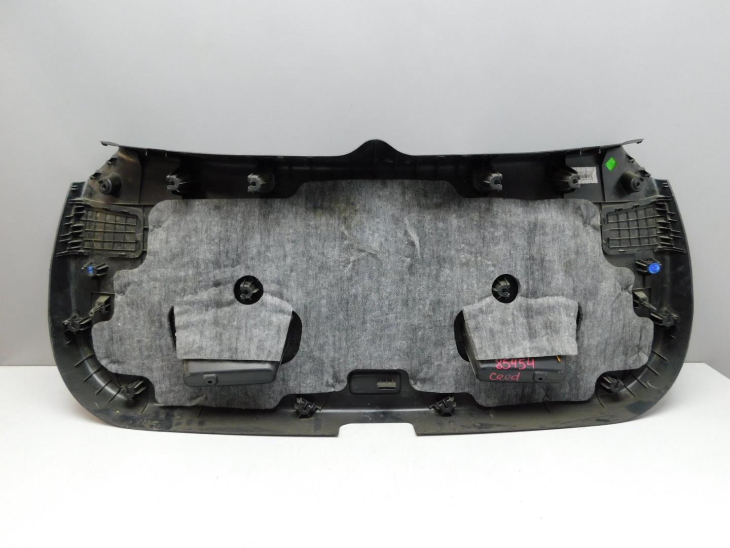 Обшивка двери багажника