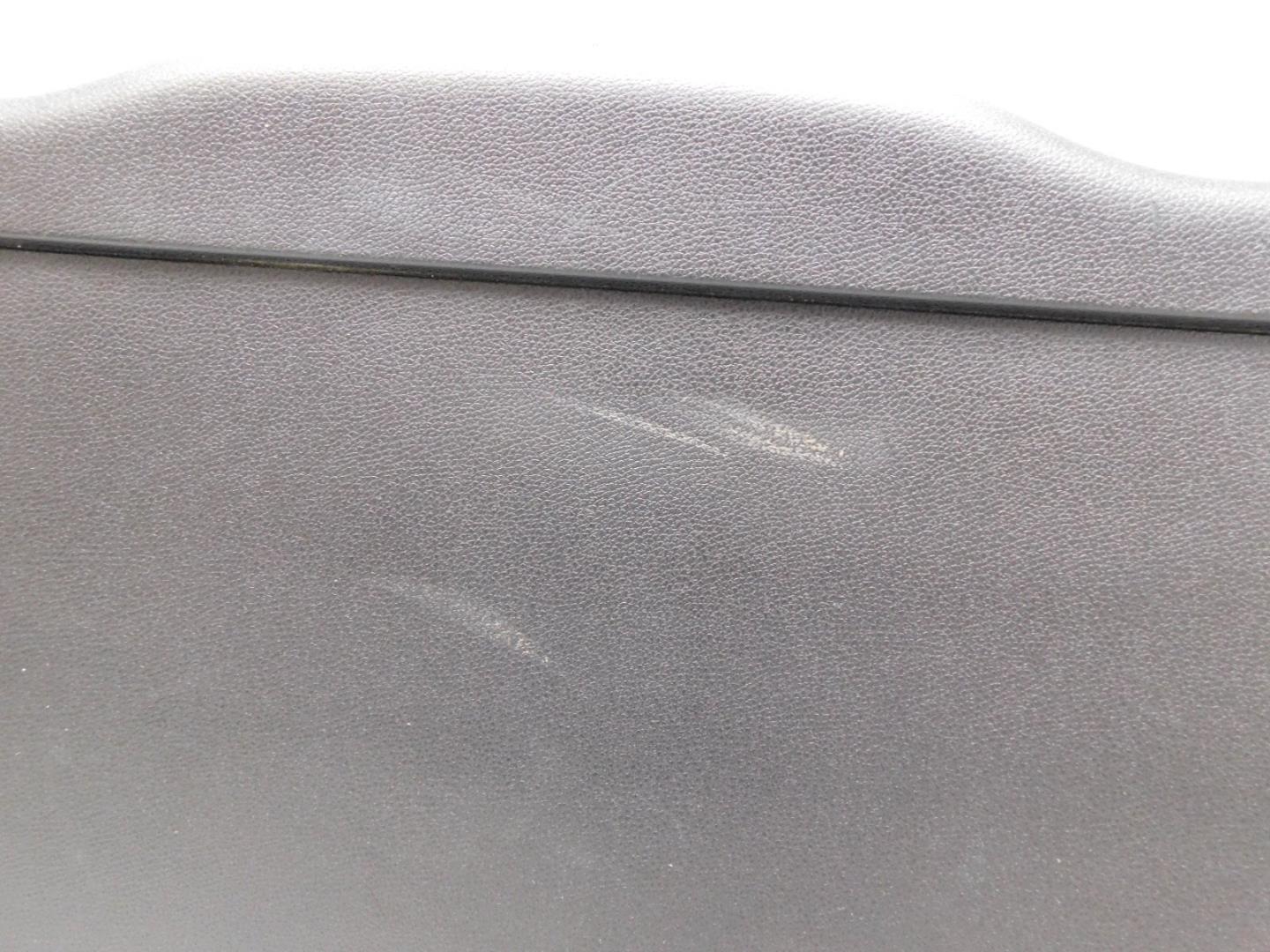 Обшивка двери багажника