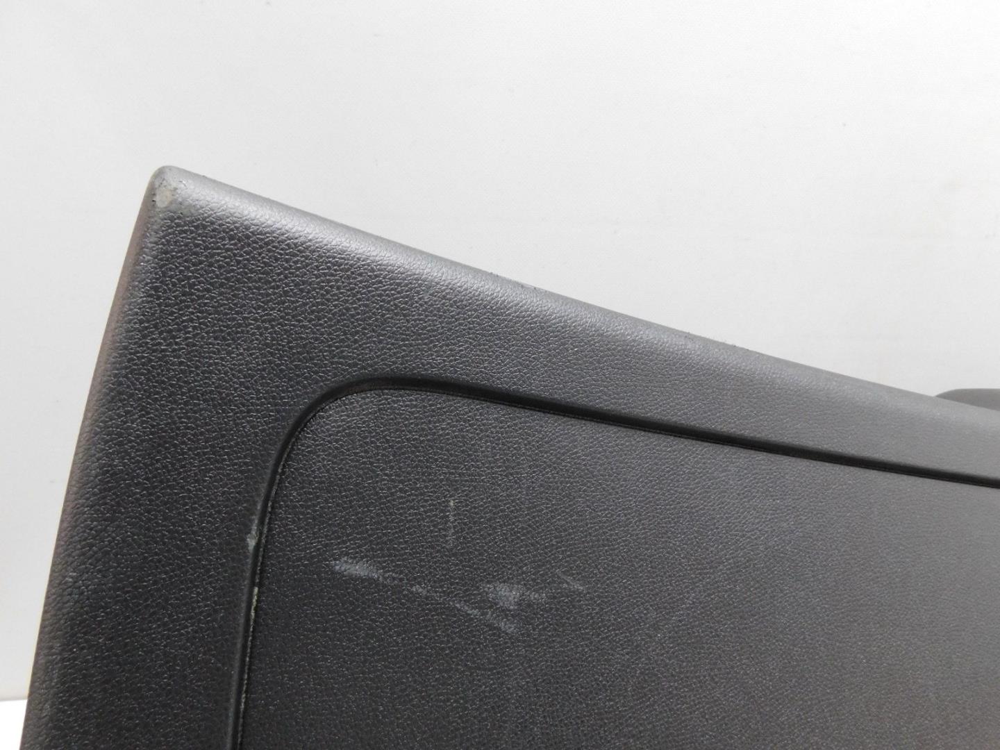 Обшивка двери багажника