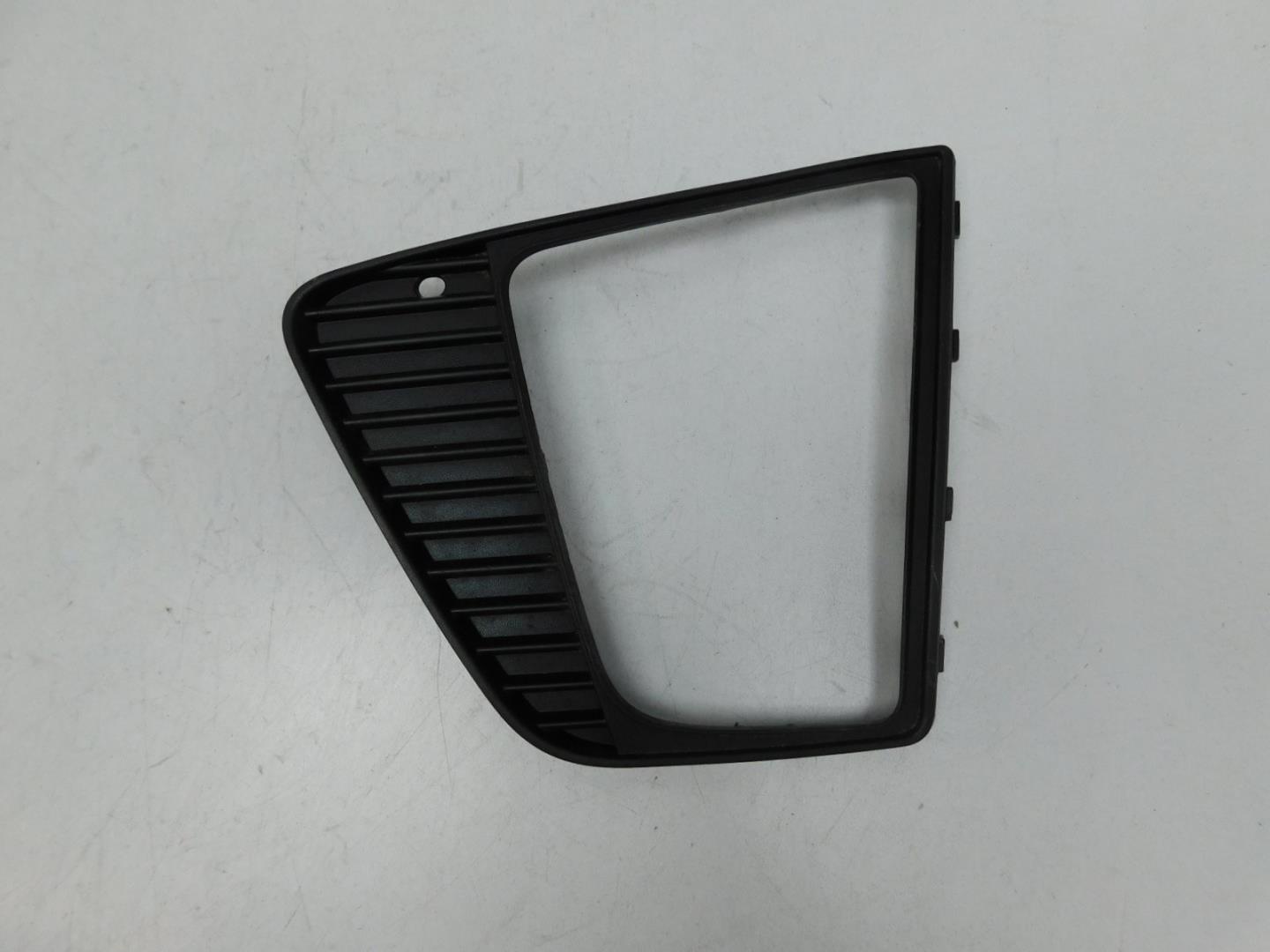 Решетка в бампер левая