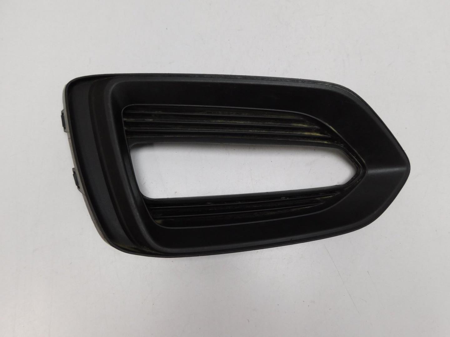 Решетка в бампер левая