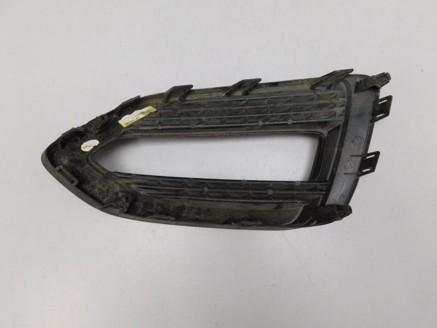 Решетка в бампер левая