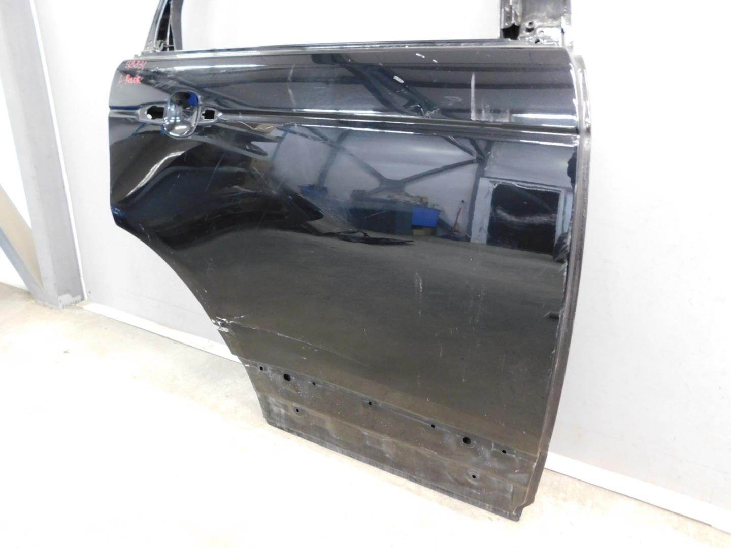 Дверь задняя правая