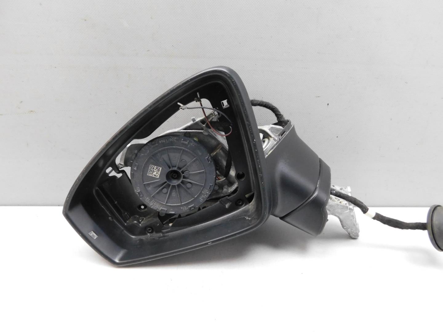 Зеркало левое электрическое