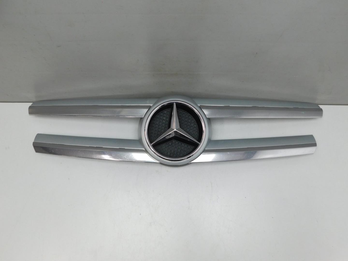 Накладка на решетку радиатора