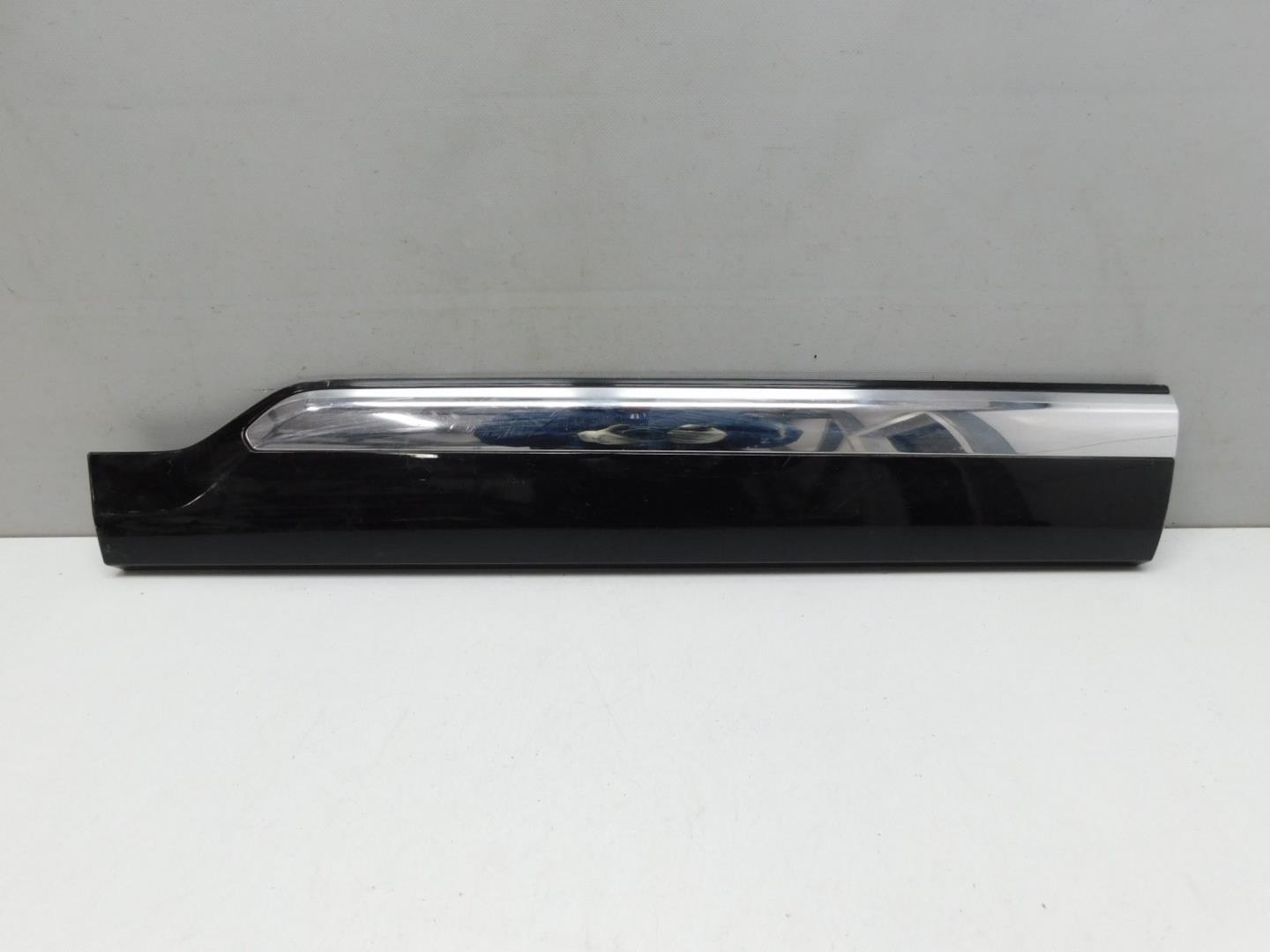 Накладка двери задней правой