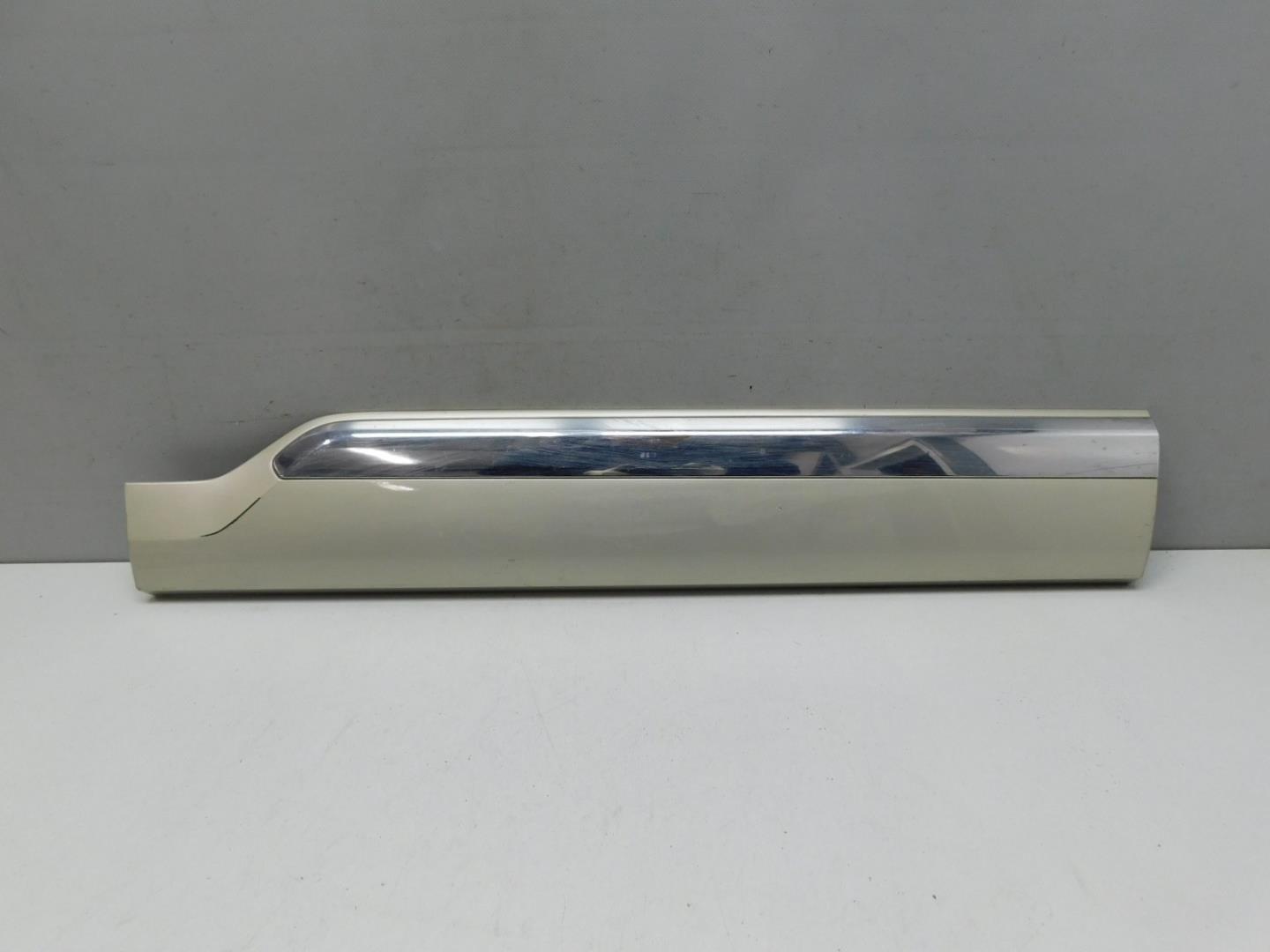 Накладка двери задней правой