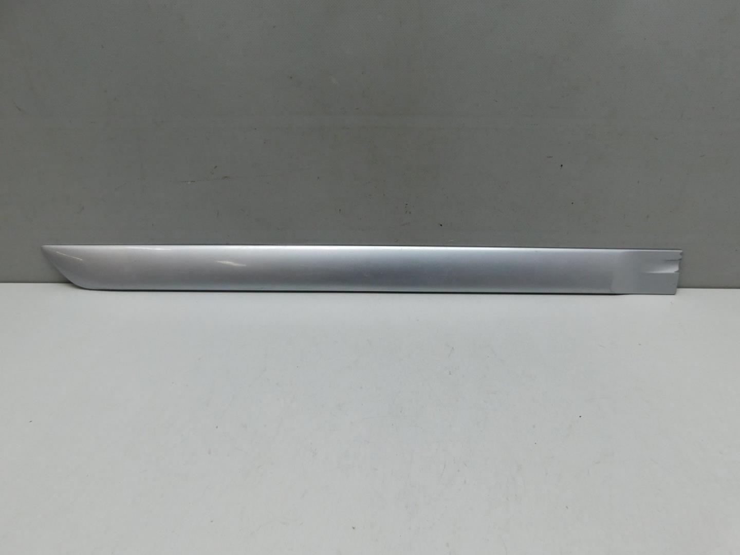 Молдинг задней правой двери