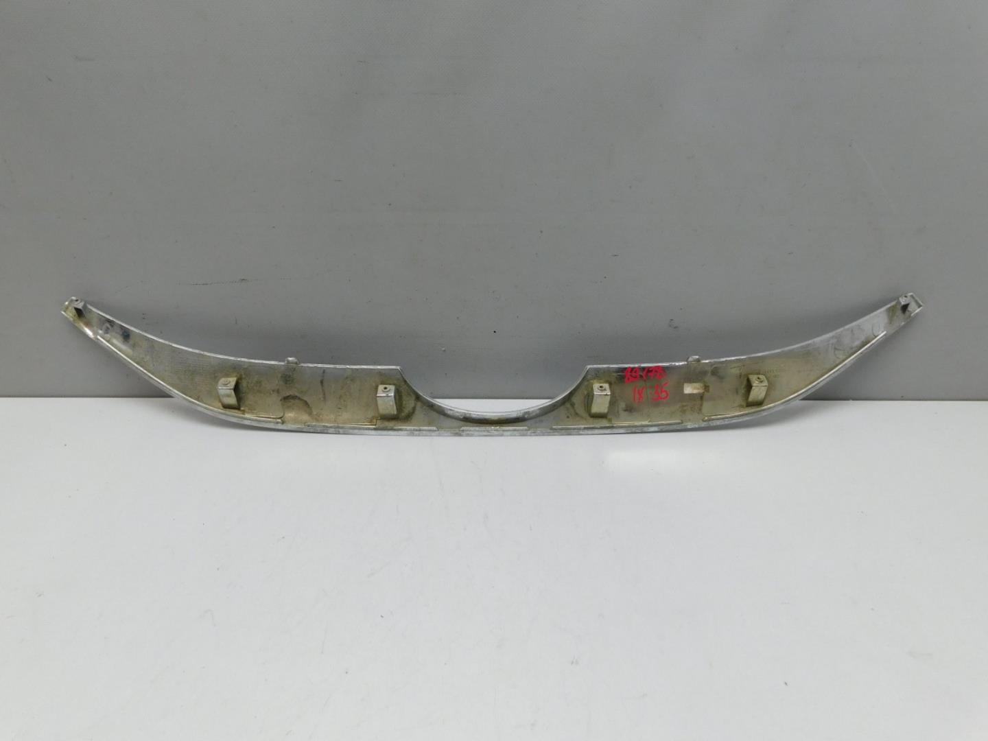 Накладка на решетку радиатора