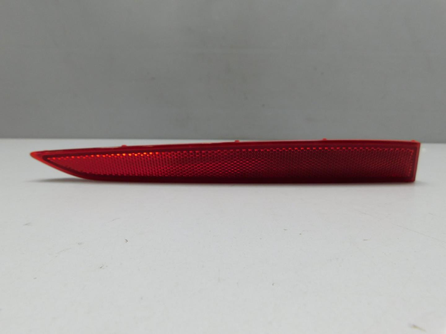 Фонарь задний в бампер правый