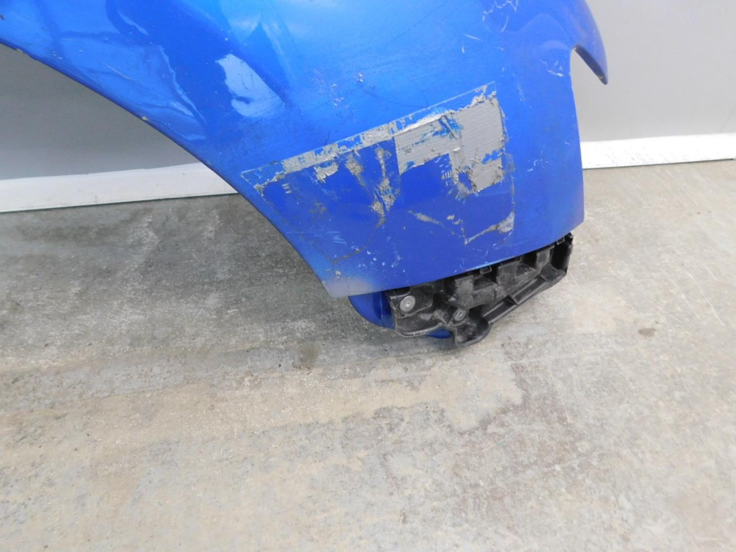 Крыло переднее правое