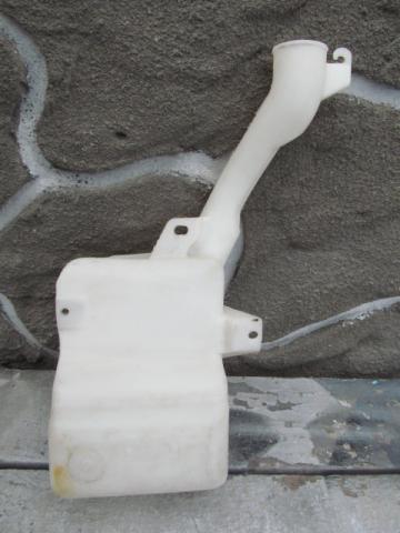 Бачок омывателя лобового стекла