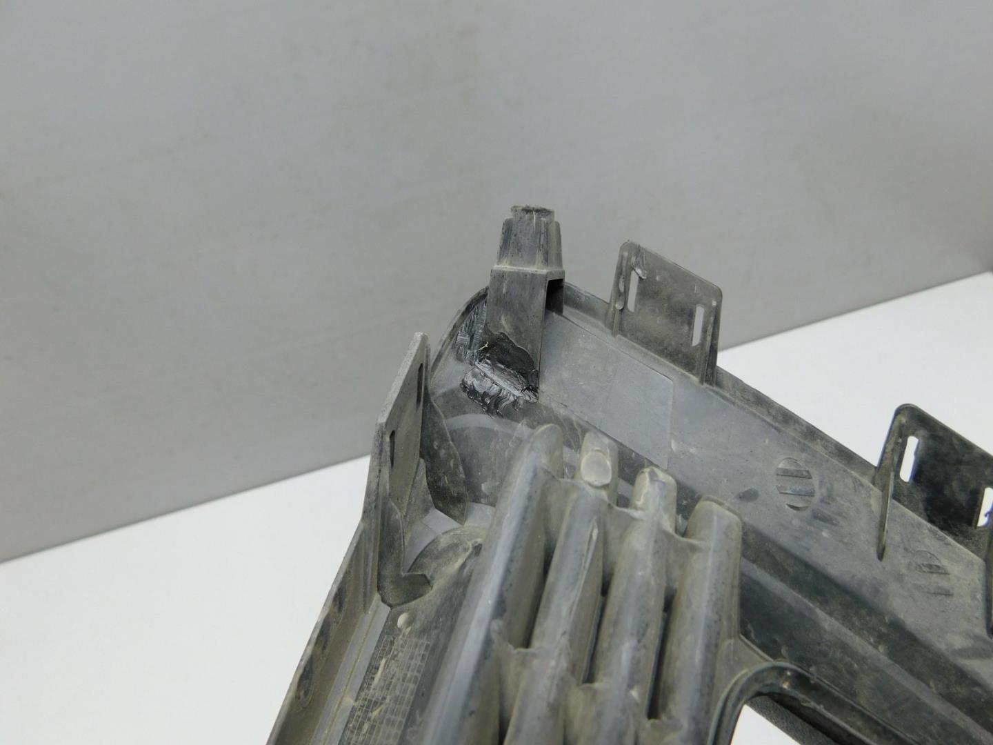 Решетка в бампер левая