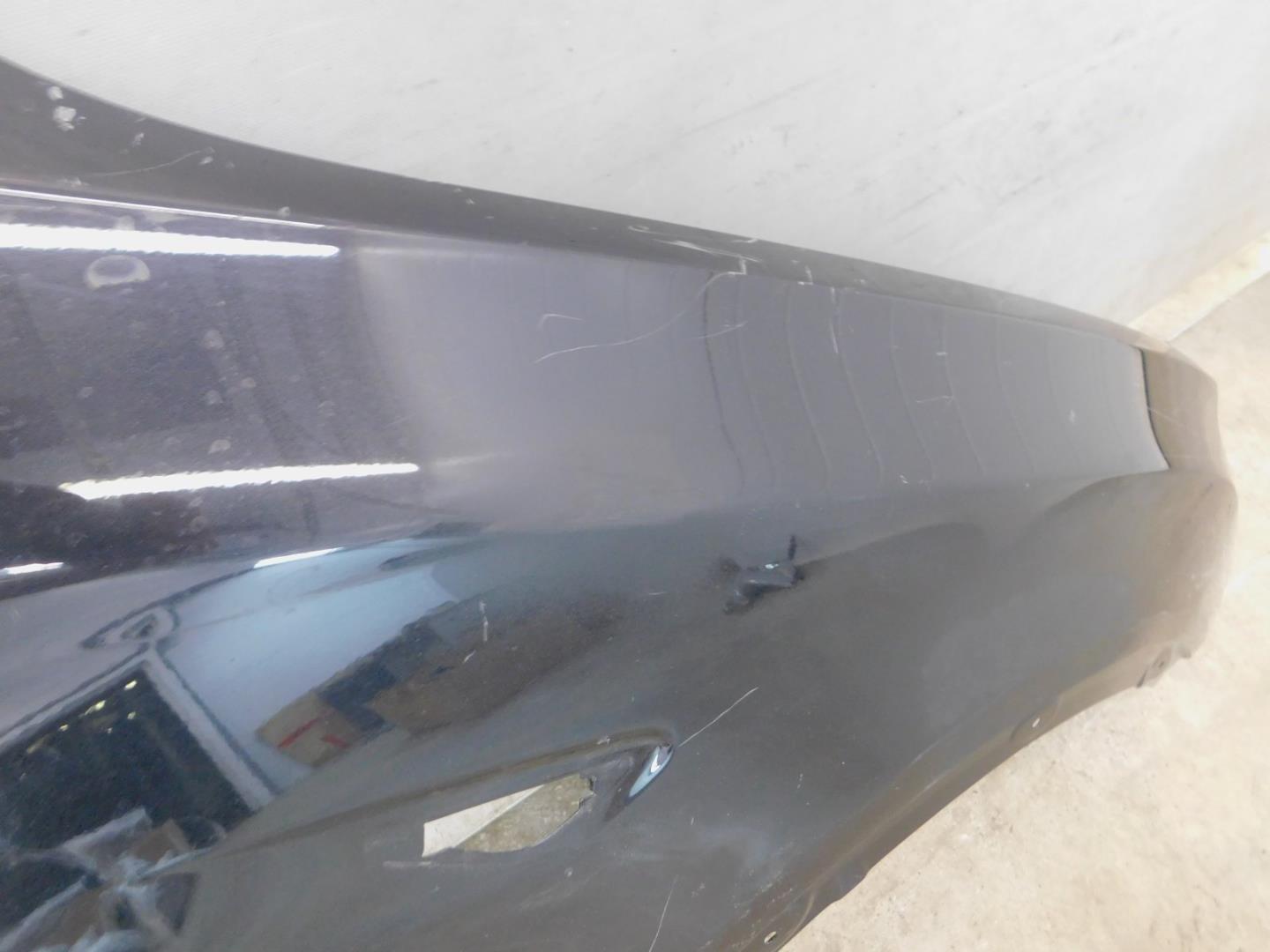 Крыло переднее правое