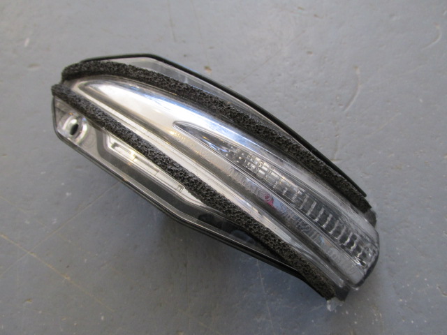 Повторитель поворота белый