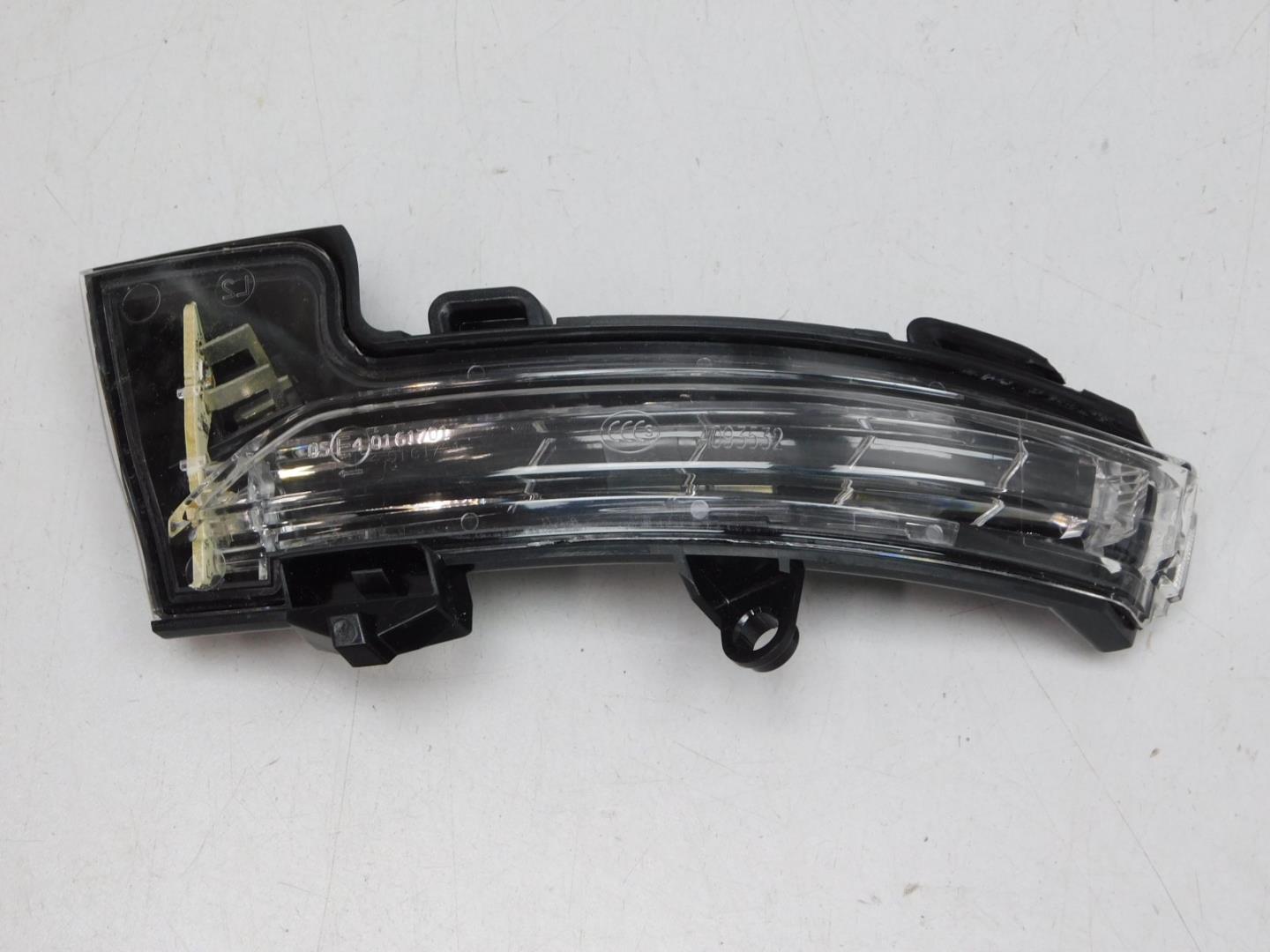 Повторитель поворота белый