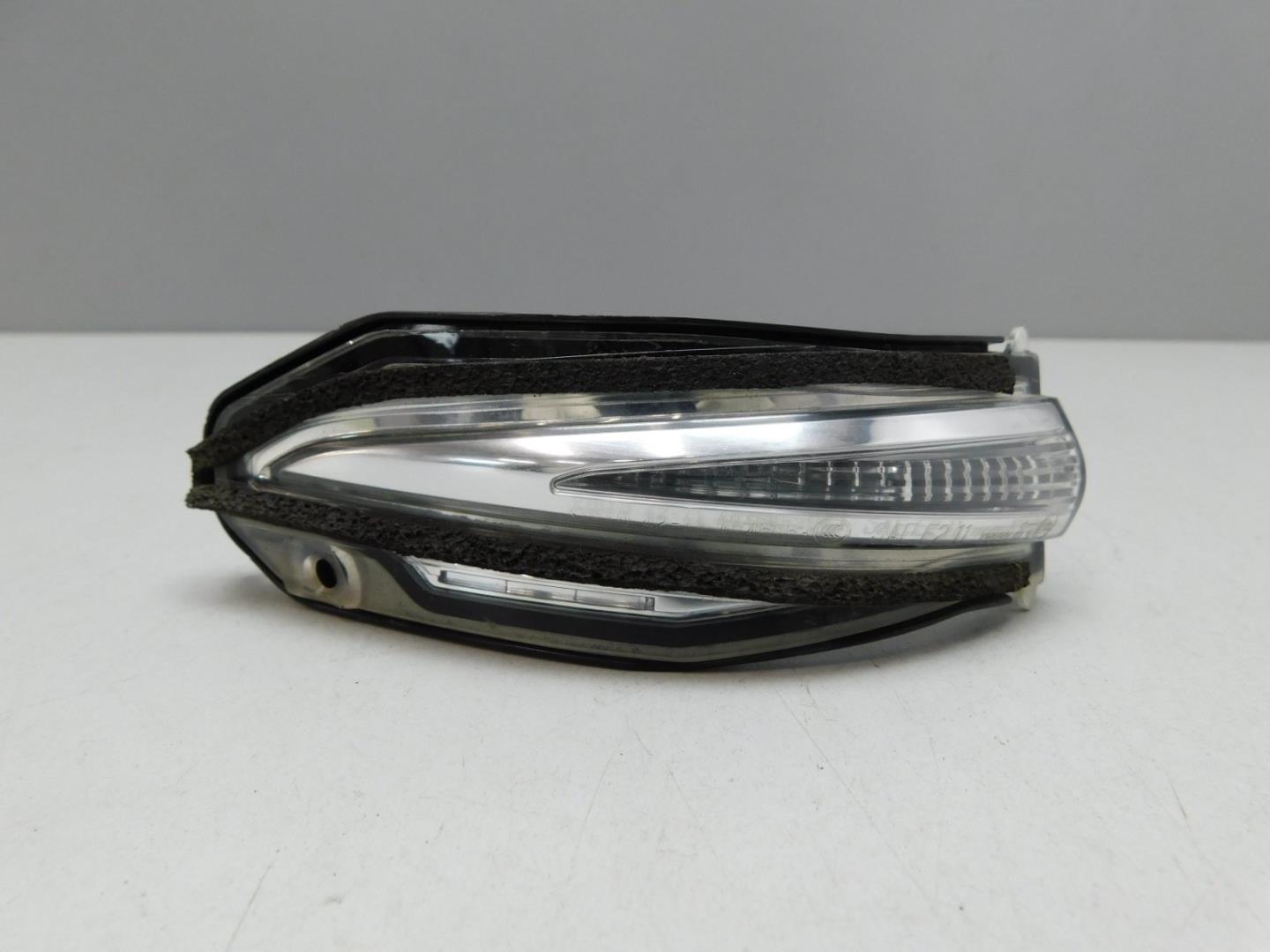 Повторитель поворота белый