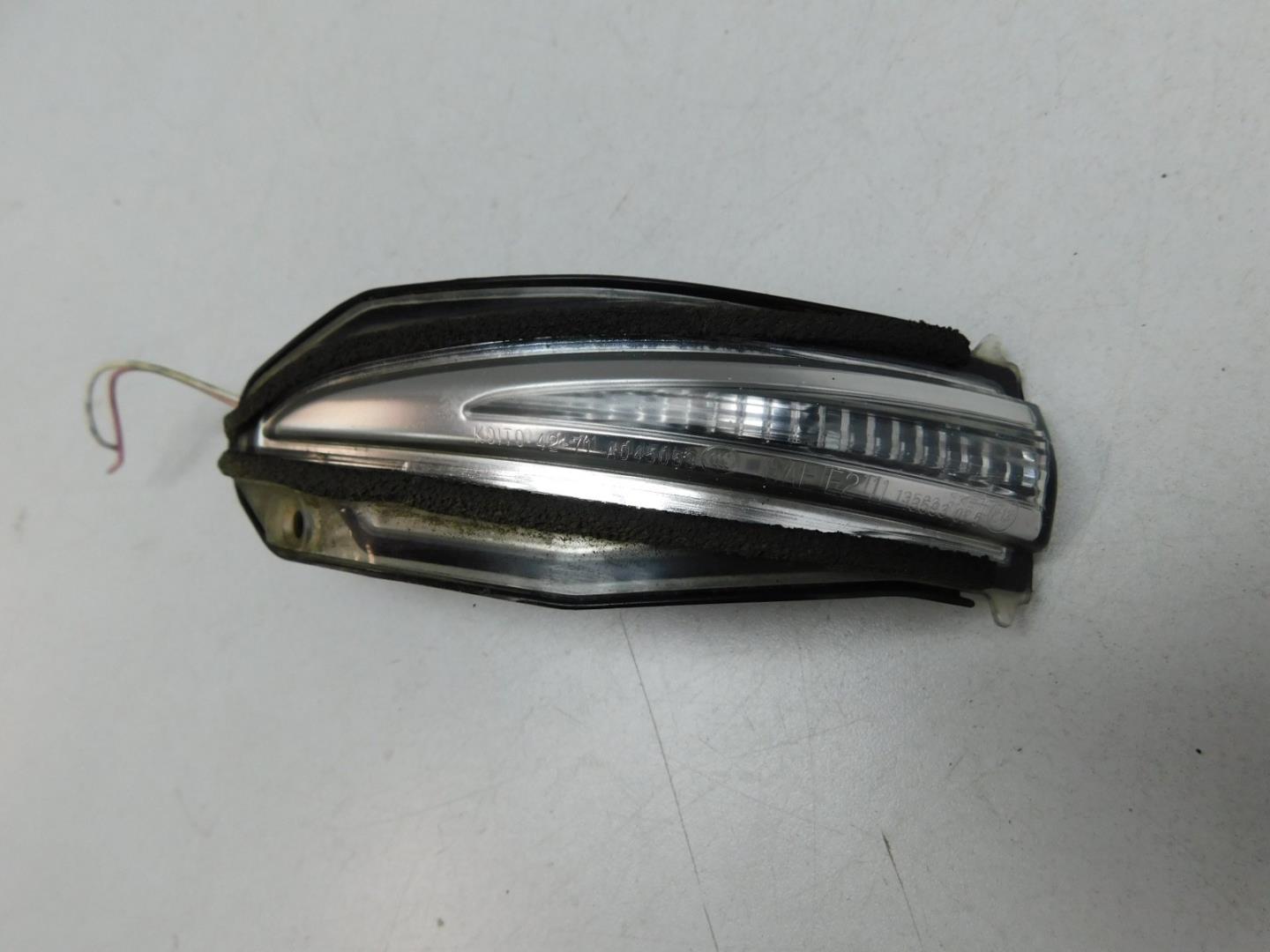 Повторитель поворота белый