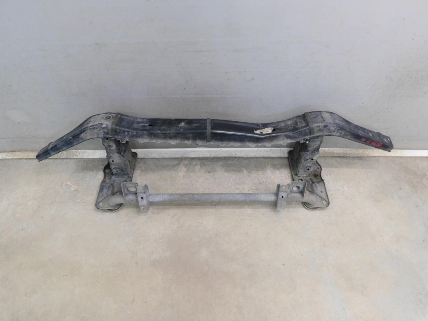 Усилитель переднего бампера