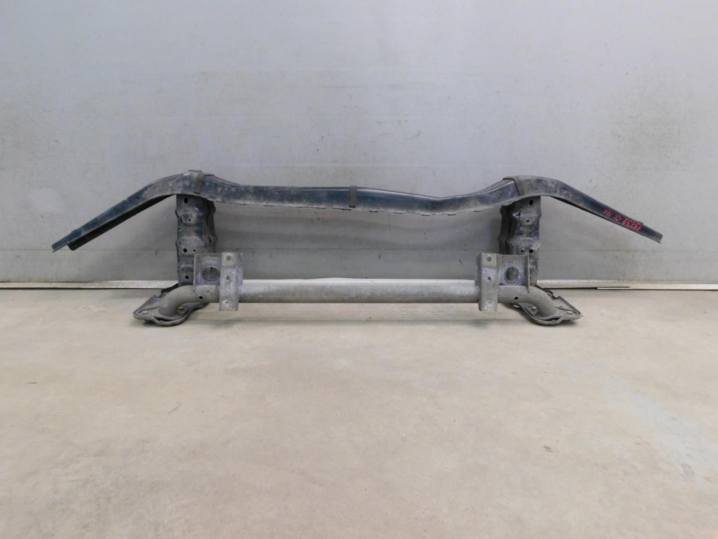 Усилитель переднего бампера