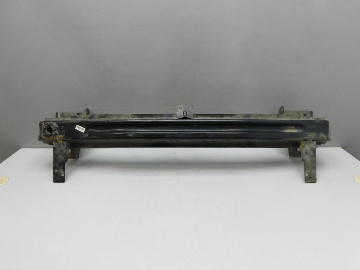 Усилитель переднего бампера