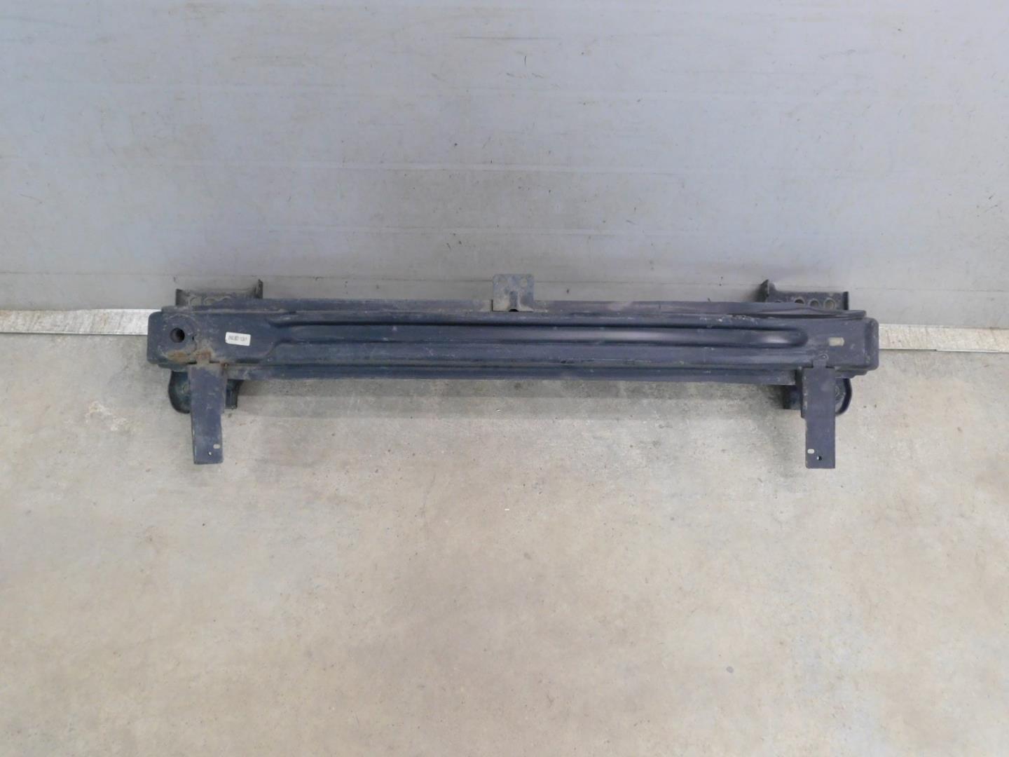 Усилитель переднего бампера