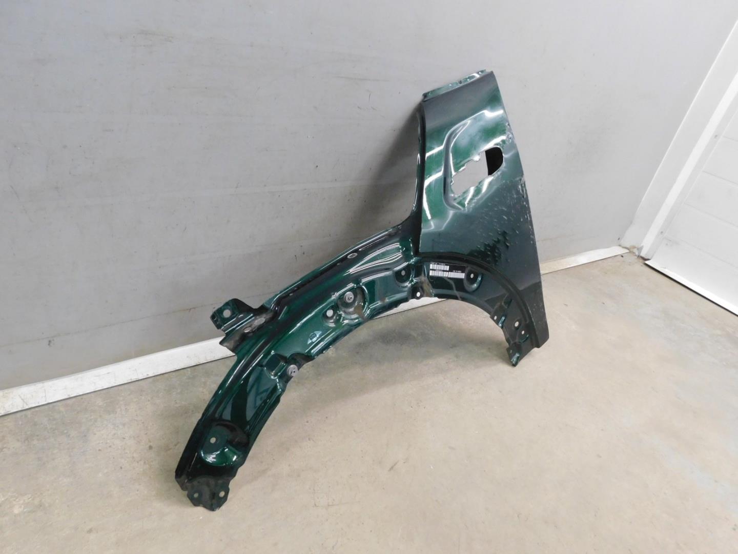 Крыло переднее левое