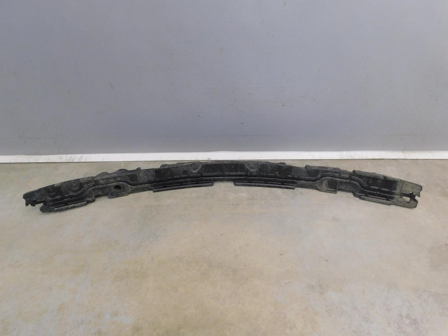 Усилитель переднего бампера