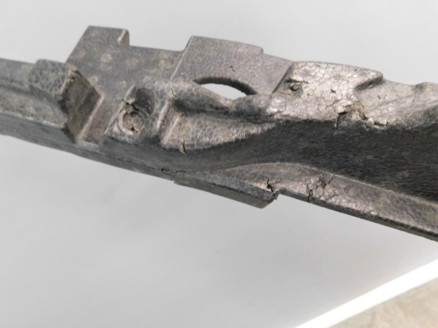 Усилитель переднего бампера