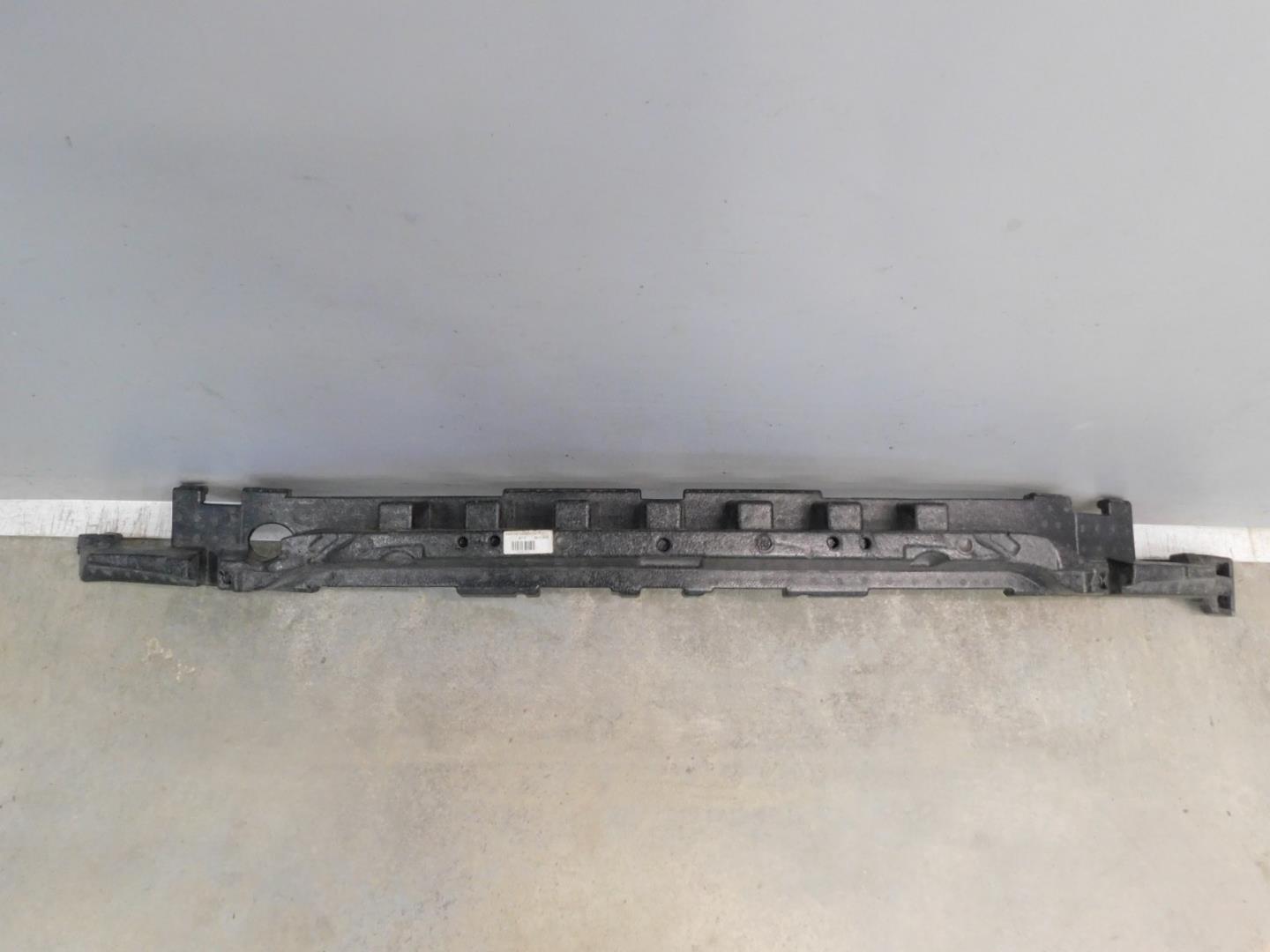 Усилитель переднего бампера